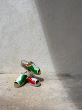 Ladda upp bild till gallerivisning, Mod Mules