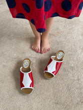 Ladda upp bild till gallerivisning, Mod Mules