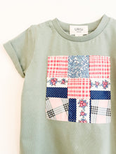 Carregar imagem no visualizador da galeria, Patchwork T-Shirt