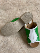 Ladda upp bild till gallerivisning, Mod Mules