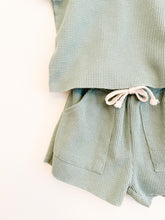 Ladda upp bild till gallerivisning, Waffle Ensemble