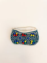 Cargar imagen en el visor de la galería, Beaded Pouch