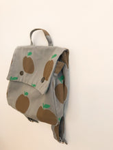 Ladda upp bild till gallerivisning, Apple Backpack