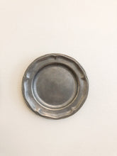 Lade das Bild in den Galerie-Viewer, Pewter Plates