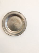 Lade das Bild in den Galerie-Viewer, Pewter Plates