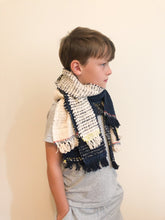 Lade das Bild in den Galerie-Viewer, Woven Scarf