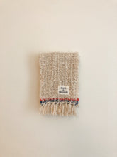 Lade das Bild in den Galerie-Viewer, Woven Scarf