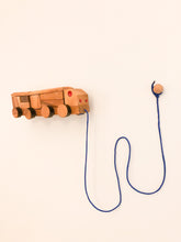 Charger l'image dans la galerie, Train Pull Toy