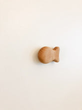 Lade das Bild in den Galerie-Viewer, Fish Rattle