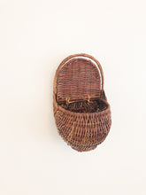 Lade das Bild in den Galerie-Viewer, Vintage Wicker Basket