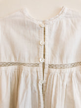 Lade das Bild in den Galerie-Viewer, Lace Blouse