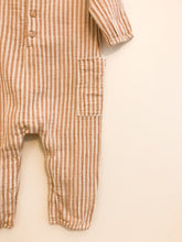 이미지를 갤러리 뷰어에 로드 , Striped Jumpsuit