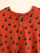 Load image into Gallery viewer, Apple T-Shirt