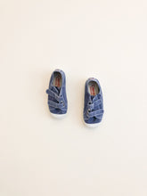 Carica l'immagine nel visualizzatore di Gallery, Velcro Trainers