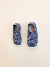 Carica l'immagine nel visualizzatore di Gallery, Velcro Trainers