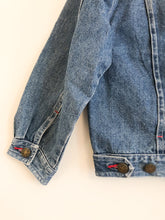 Load image into Gallery viewer, Vintage Jean Jacket