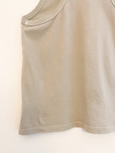 Lade das Bild in den Galerie-Viewer, Cousin Itt Tank Top