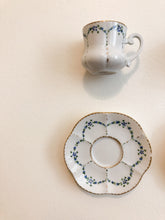 将图片加载到图库查看器,Mini Teacup & Saucer Set