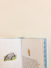 Load image into Gallery viewer, Winnie l'Ourson invente un nouveau jeu