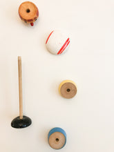 Lade das Bild in den Galerie-Viewer, Bonhomme Stacking Toy