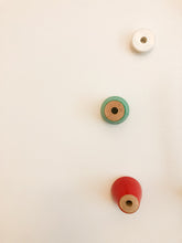 Lade das Bild in den Galerie-Viewer, Bonhomme Stacking Toy