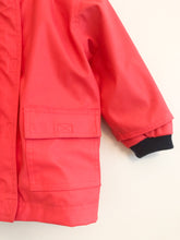 将图片加载到图库查看器,Rain Jacket