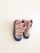 Carica l'immagine nel visualizzatore di Gallery, Fun Sneakers