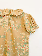 Afbeelding in Gallery-weergave laden, Floral T-Shirt
