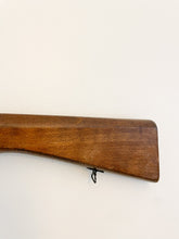 Lade das Bild in den Galerie-Viewer, Vintage Toy Hunting Rifle
