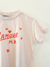 将图片加载到图库查看器，Amour T-Shirt
