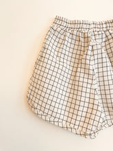 Lade das Bild in den Galerie-Viewer, Check Shorts
