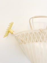 Cargar imagen en el visor de la galería, Vintage Beach Toys
