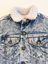 Load image into Gallery viewer, Vintage Levi’s Jacket
