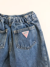 Load image into Gallery viewer, Vintage Guess Jeans
