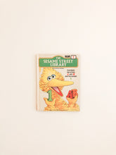 Carica l&#39;immagine nel visualizzatore di Gallery, The Sesame Street Library, Volume 1
