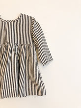 Afbeelding in Gallery-weergave laden, Striped Dress
