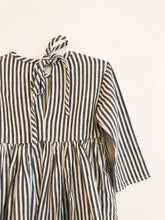 Cargar imagen en el visor de la galería, Striped Dress
